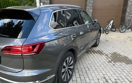 Volkswagen Touareg III, 2019 год, 5 000 000 рублей, 2 фотография
