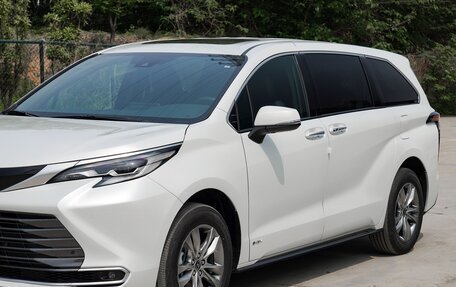 Toyota Sienna, 2022 год, 3 250 000 рублей, 4 фотография