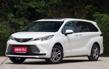 Toyota Sienna, 2022 год, 3 250 000 рублей, 3 фотография