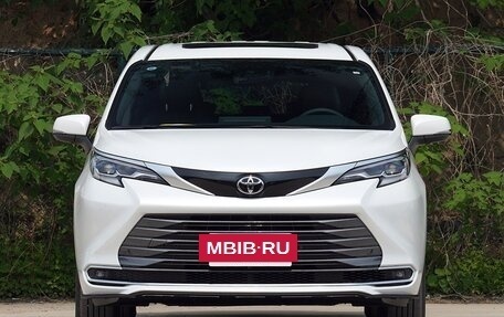 Toyota Sienna, 2022 год, 3 250 000 рублей, 10 фотография
