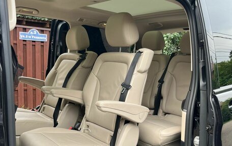 Mercedes-Benz V-Класс, 2019 год, 6 500 000 рублей, 4 фотография
