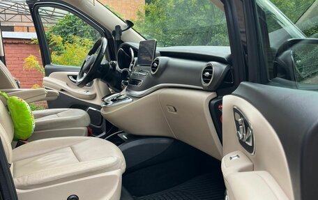 Mercedes-Benz V-Класс, 2019 год, 6 500 000 рублей, 2 фотография