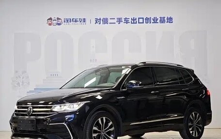 Volkswagen Tiguan II, 2022 год, 3 080 000 рублей, 1 фотография