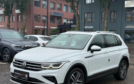 Volkswagen Tiguan II, 2022 год, 3 090 000 рублей, 1 фотография