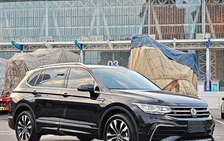 Volkswagen Tiguan II, 2022 год, 3 080 000 рублей, 4 фотография