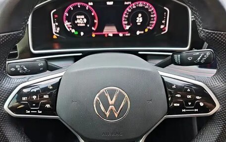 Volkswagen Tiguan II, 2022 год, 3 080 000 рублей, 8 фотография