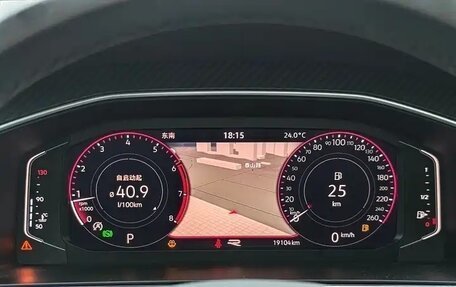 Volkswagen Tiguan II, 2022 год, 3 080 000 рублей, 9 фотография
