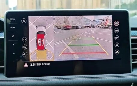 Volkswagen Tiguan II, 2022 год, 3 080 000 рублей, 10 фотография