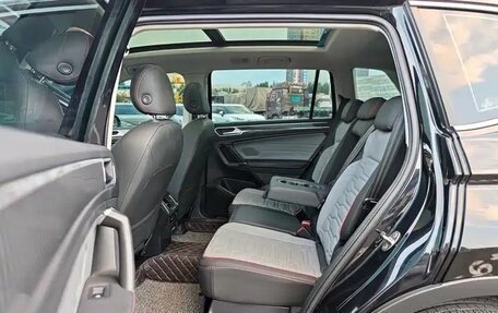 Volkswagen Tiguan II, 2022 год, 3 080 000 рублей, 17 фотография