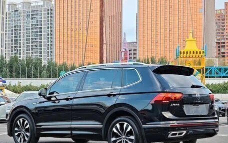 Volkswagen Tiguan II, 2022 год, 3 080 000 рублей, 24 фотография