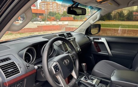 Toyota Land Cruiser Prado 150 рестайлинг 2, 2013 год, 3 890 000 рублей, 16 фотография