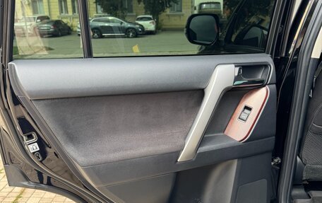 Toyota Land Cruiser Prado 150 рестайлинг 2, 2013 год, 3 890 000 рублей, 20 фотография