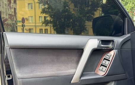 Toyota Land Cruiser Prado 150 рестайлинг 2, 2013 год, 3 890 000 рублей, 15 фотография