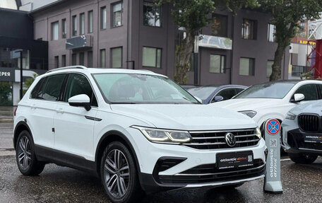 Volkswagen Tiguan II, 2022 год, 3 090 000 рублей, 3 фотография