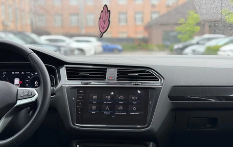 Volkswagen Tiguan II, 2022 год, 3 090 000 рублей, 16 фотография