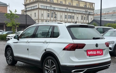 Volkswagen Tiguan II, 2022 год, 3 090 000 рублей, 4 фотография