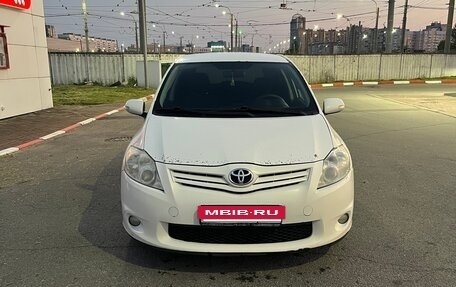 Toyota Auris II, 2011 год, 660 000 рублей, 6 фотография