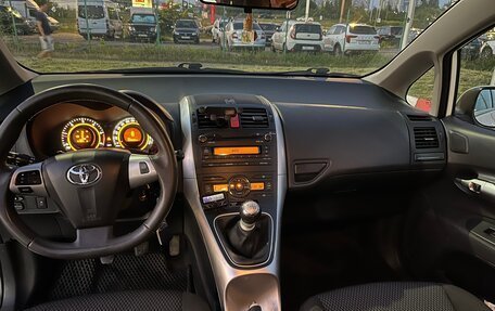Toyota Auris II, 2011 год, 660 000 рублей, 10 фотография
