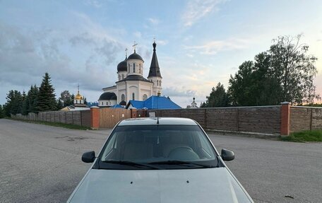 Renault Logan I, 2010 год, 380 000 рублей, 2 фотография