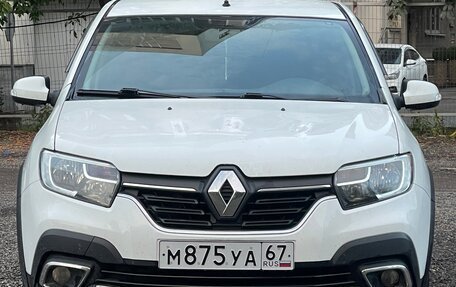 Renault Logan II, 2019 год, 700 000 рублей, 1 фотография