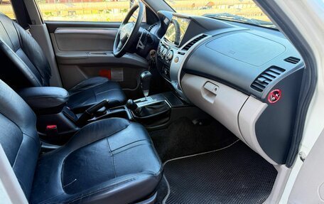 Mitsubishi Pajero Sport II рестайлинг, 2013 год, 1 790 000 рублей, 12 фотография