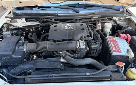Mitsubishi Pajero Sport II рестайлинг, 2013 год, 1 790 000 рублей, 15 фотография