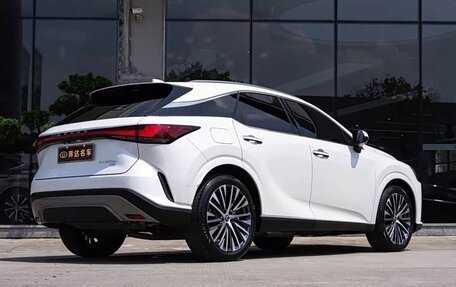 Lexus RX IV рестайлинг, 2023 год, 7 950 000 рублей, 3 фотография