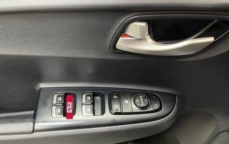KIA Rio IV, 2018 год, 1 175 000 рублей, 10 фотография