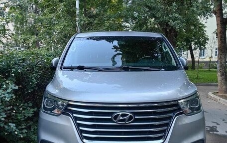 Hyundai Grand Starex Grand Starex I рестайлинг 2, 2020 год, 4 000 000 рублей, 2 фотография