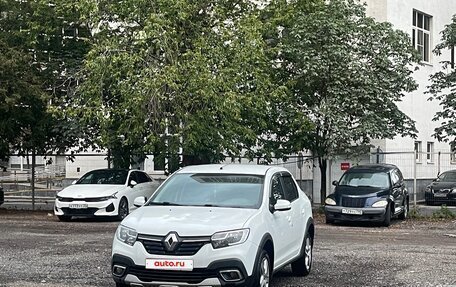 Renault Logan II, 2019 год, 700 000 рублей, 2 фотография