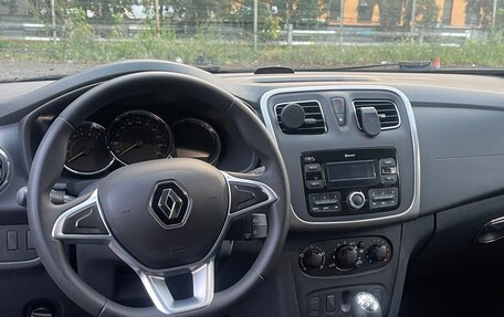 Renault Logan II, 2019 год, 700 000 рублей, 11 фотография