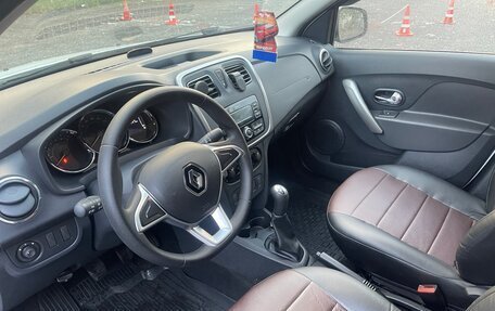 Renault Logan II, 2019 год, 700 000 рублей, 14 фотография