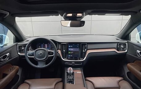 Volvo S60 III, 2022 год, 2 820 000 рублей, 6 фотография