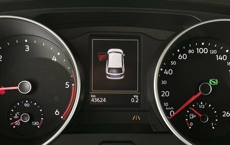 Volkswagen Tiguan II, 2018 год, 2 900 000 рублей, 6 фотография