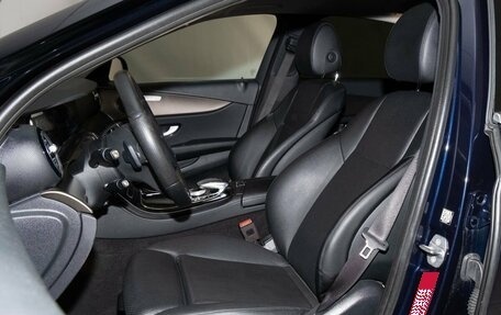 Mercedes-Benz E-Класс, 2017 год, 2 600 000 рублей, 6 фотография