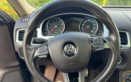 Volkswagen Touareg III, 2011 год, 1 900 000 рублей, 2 фотография