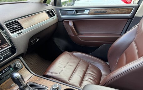 Volkswagen Touareg III, 2011 год, 1 900 000 рублей, 13 фотография