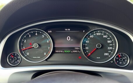 Volkswagen Touareg III, 2011 год, 1 900 000 рублей, 16 фотография