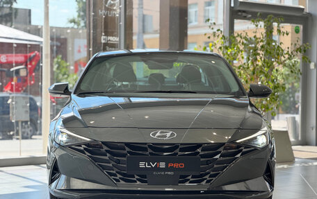 Hyundai Elantra, 2021 год, 2 350 000 рублей, 2 фотография