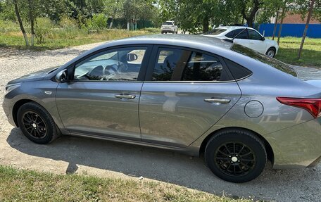 Hyundai Solaris II рестайлинг, 2020 год, 1 550 000 рублей, 2 фотография