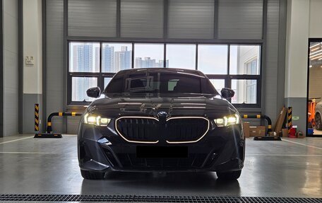 BMW 5 серия, 2024 год, 7 320 000 рублей, 2 фотография