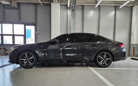 BMW 5 серия, 2024 год, 7 320 000 рублей, 6 фотография