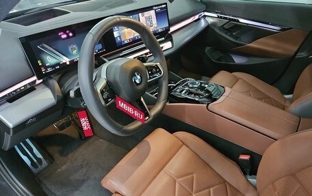BMW 5 серия, 2024 год, 7 320 000 рублей, 8 фотография