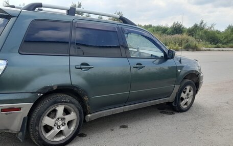 Mitsubishi Outlander III рестайлинг 3, 2003 год, 390 000 рублей, 2 фотография