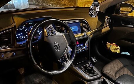 Hyundai Elantra VI рестайлинг, 2018 год, 1 400 000 рублей, 3 фотография
