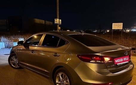 Hyundai Elantra VI рестайлинг, 2018 год, 1 400 000 рублей, 5 фотография