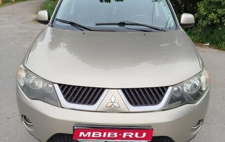 Mitsubishi Outlander III рестайлинг 3, 2008 год, 850 000 рублей, 1 фотография