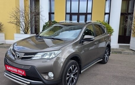 Toyota RAV4, 2014 год, 2 150 000 рублей, 2 фотография