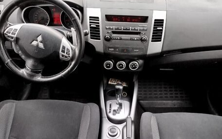Mitsubishi Outlander III рестайлинг 3, 2008 год, 850 000 рублей, 11 фотография