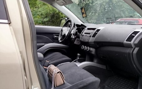 Mitsubishi Outlander III рестайлинг 3, 2008 год, 850 000 рублей, 14 фотография